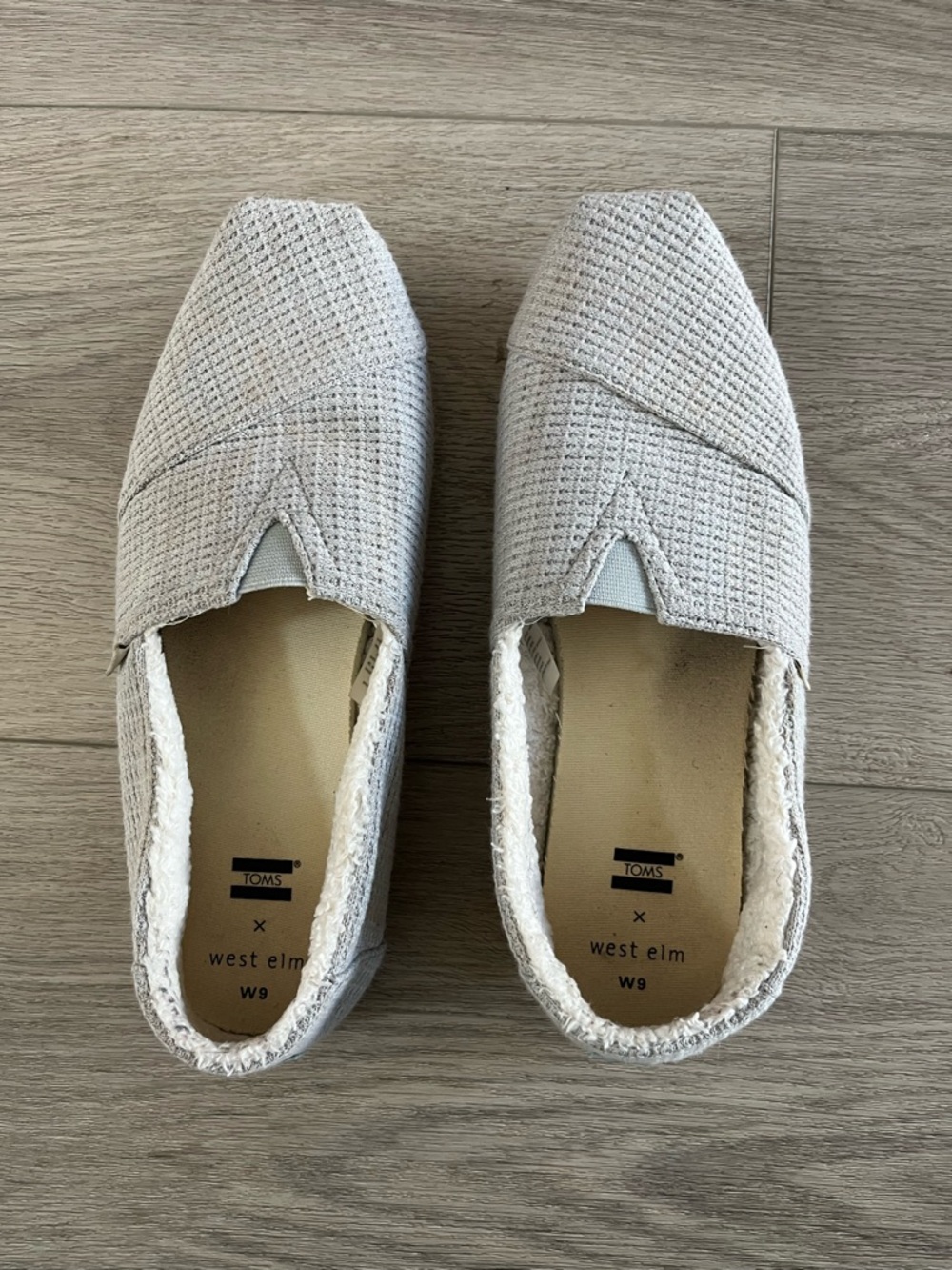 Toms x West Elm Womens Casual Slip-On Shoes in Light Gray